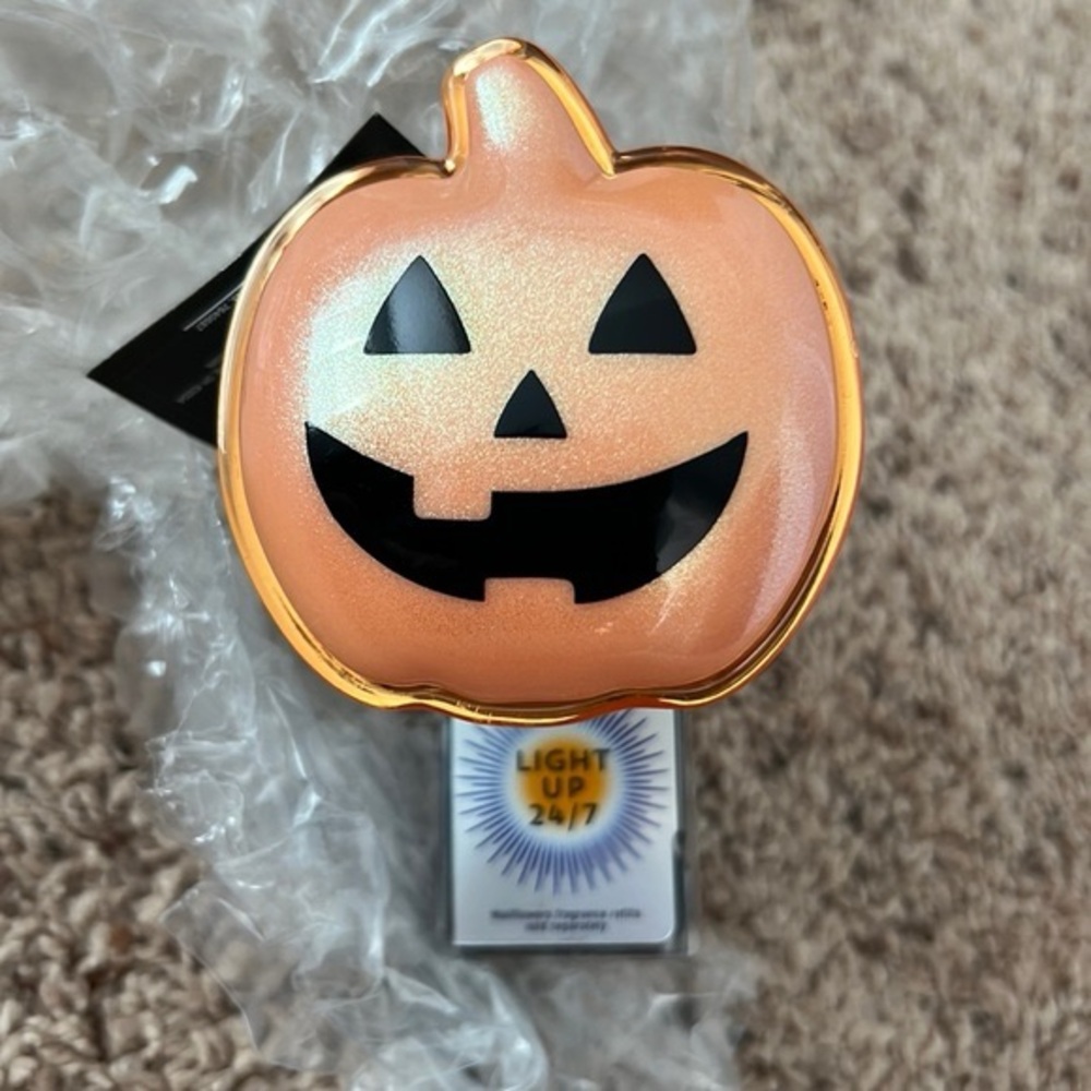 🎃 HALLOWEEN Glow JACK-O-LANTERN Pumpkin WALLFLOWER PLUG-IN: BATH & BODY WO… - Picture 7 of 9